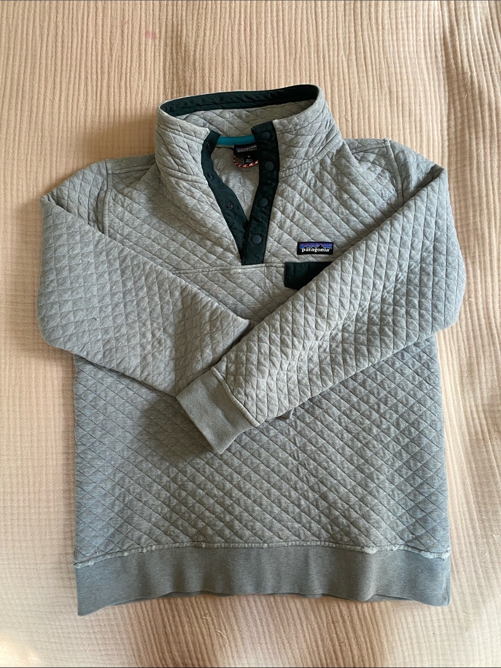 Patagonia women’s quilted cotton snap tee M